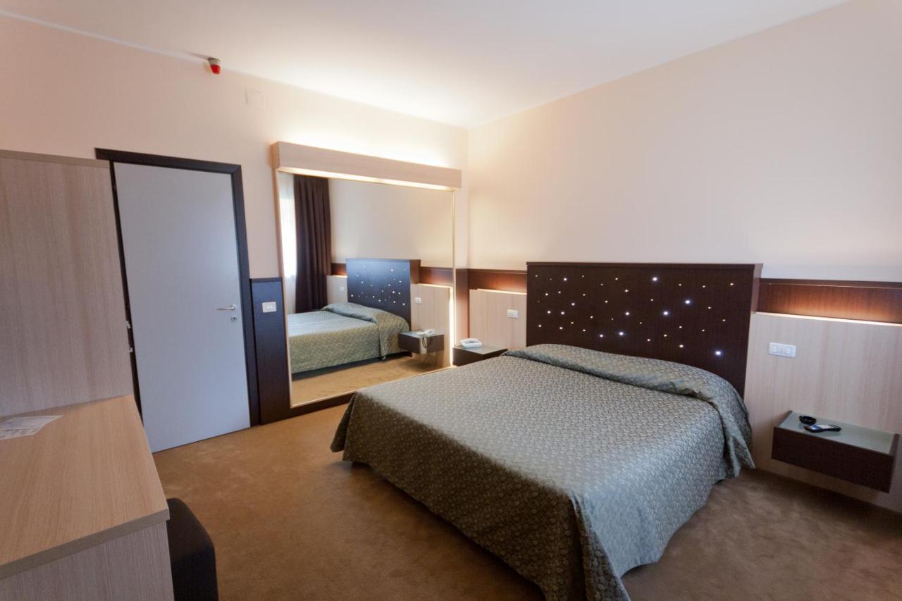 Hotel Campana Reggio Emilia Eksteriør billede